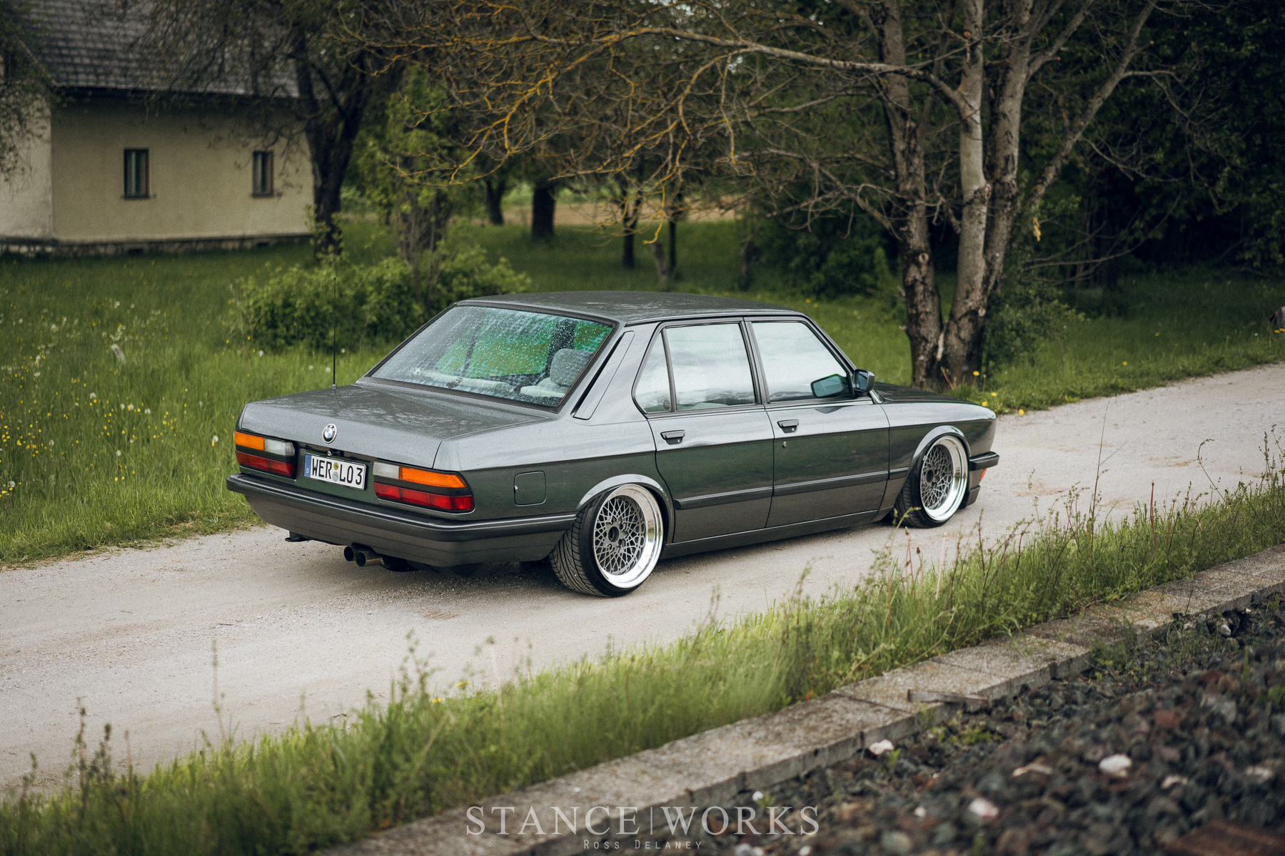 BMW E28 SHADOWLINE.jpg